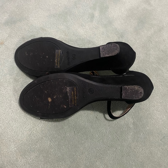 Heels - Picture 6 of 6